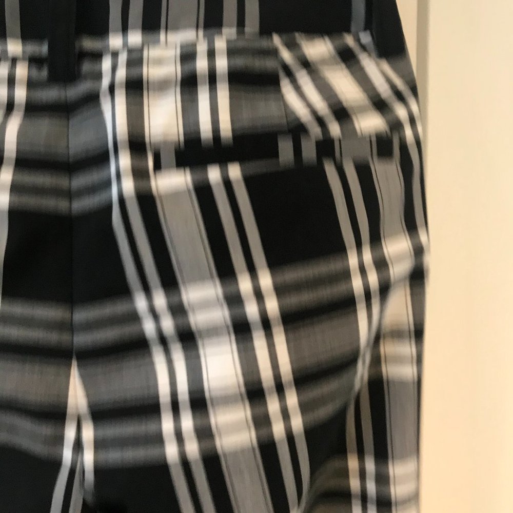 Jones New York Stretch Capris - Picture 5 of 8